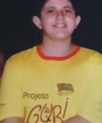 Lucas Martins com camiseta do Guri
